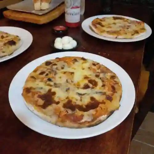 Pizza Pollo Champiñones