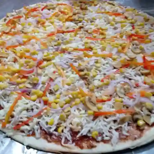 Pizza de Pollo Vegetales Mediana