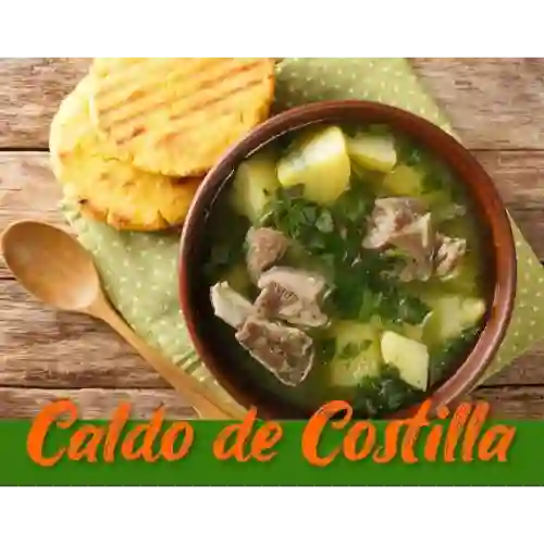 Caldo de Costilla con Arepa Pequeña