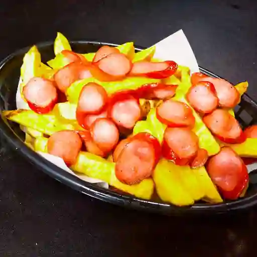 Salchipapa Clásica