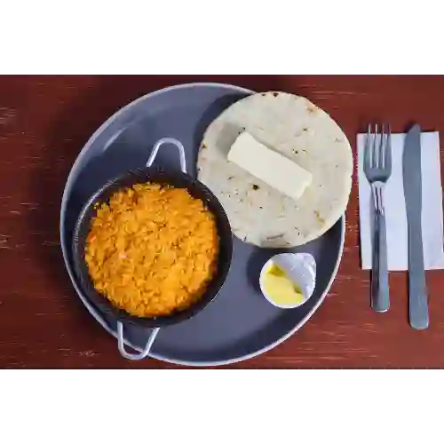 Arepa con Huevos con Aliños