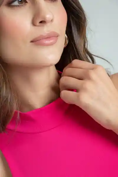 Crop Top Halter Color Rosado Brillante Talla L Ragged