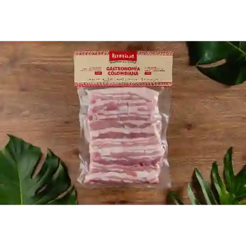 En casa tocino carnudo crudo