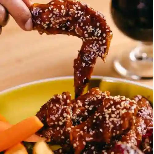 Alas Embrujadas + Salsa Favorita