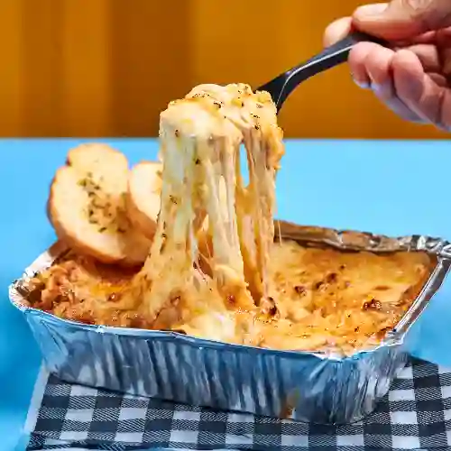 Lasaña Salsa de Quesos con Pollo