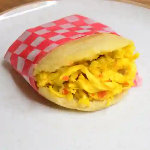 Arepa de Pollo Mechado