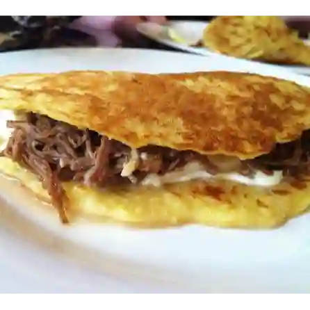 Cachapa Carne Desmechada