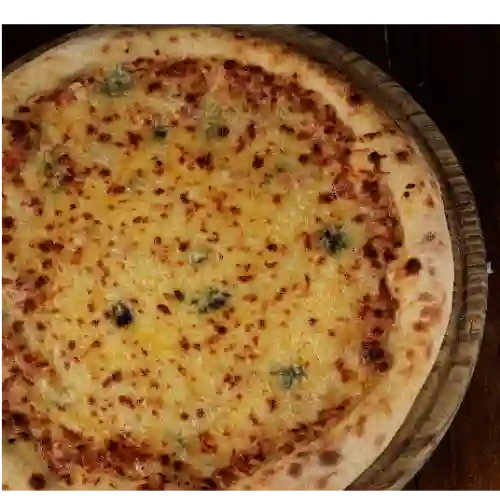 Pizza 4 Quesos Familiar