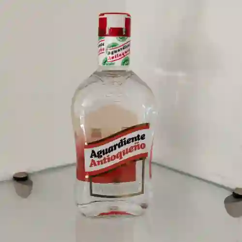 Aguardiente Antioqueño Tapa Roja Botella