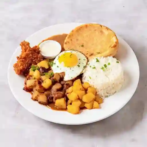 Bandeja con Chicharrón Tradicional