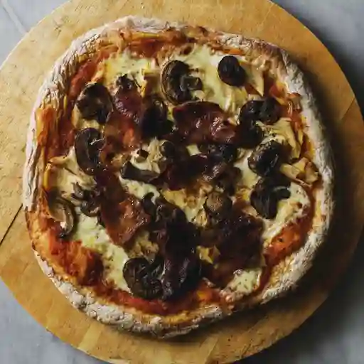 Pizza Pollo, Panceta y Champiñón