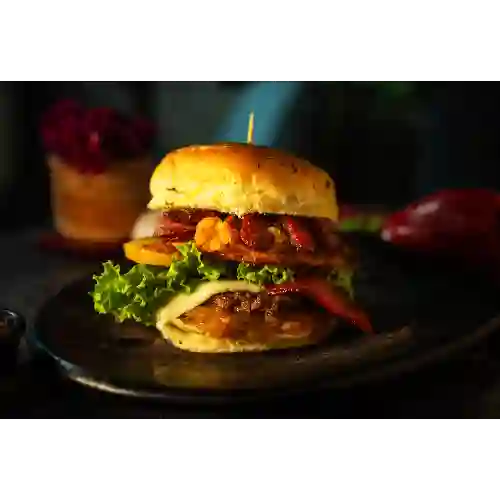 Hamburguesa Artesanal Patacón y Chorizo