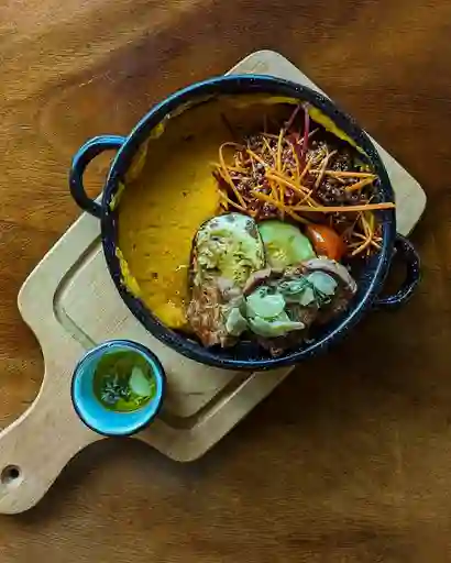 Quinoa Bowl Lomo Salvia