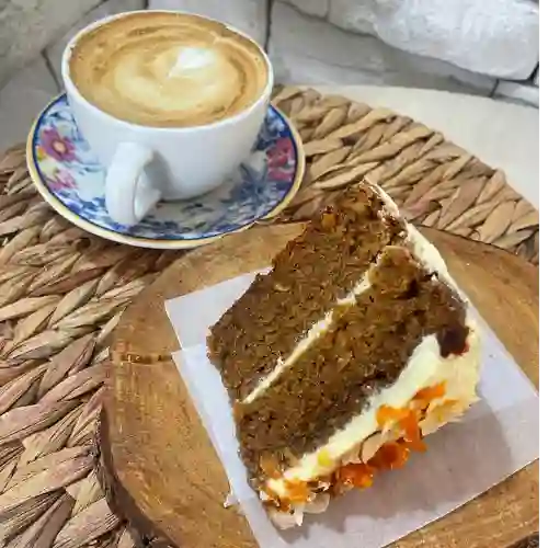 Porción Torta Zanahoria