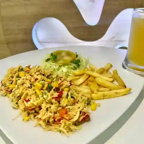 Combo arroz con pollo, papas y guandolo