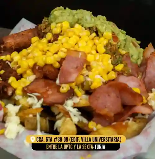 Salchipapa para compartir campesino