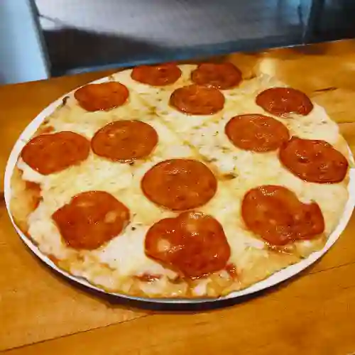 Pizza Peperoni - 30Cm 4 Porciones