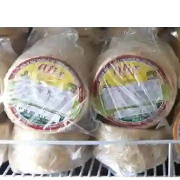 Arepas Amarilla con Chicharrón