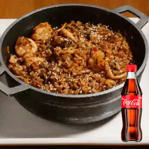 Combo Arroz Chaufa c/ Mariscos +Cocacola Orig 300ML