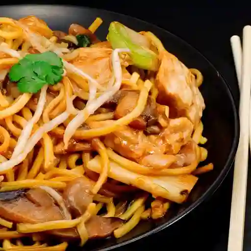 Fideos de Pollo y Cerdo Personal