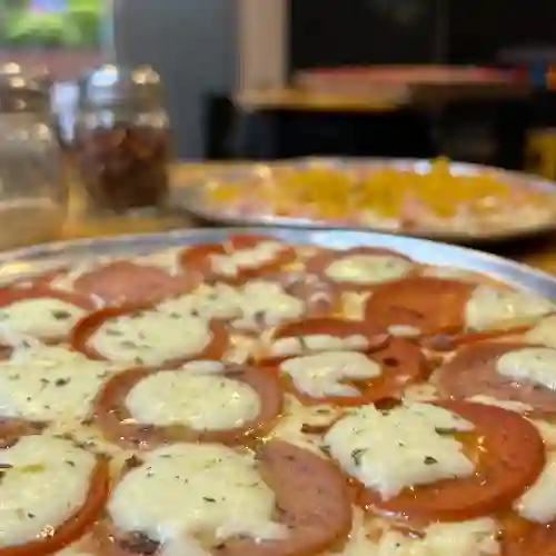 Pizza Grande Pepperoni y Salami
