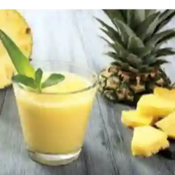 Jugo Mediano de Piña