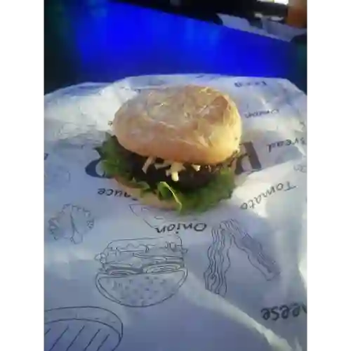 Hamburguesa F16 con Papa Francesa 2x1