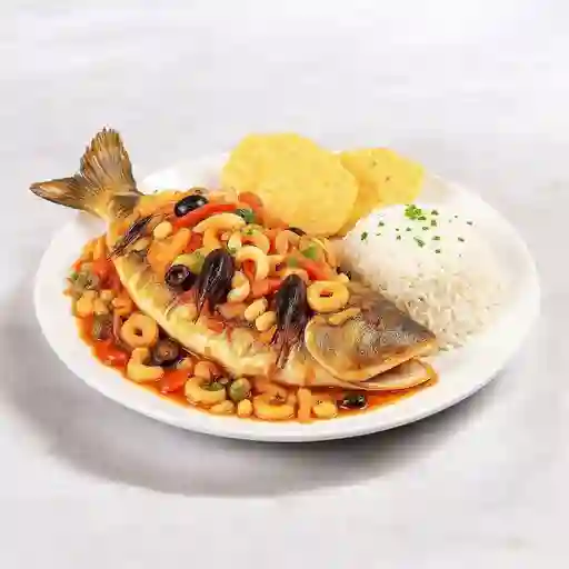 Mero en Posta Cubierto de Mariscos