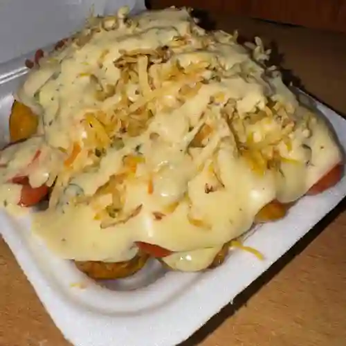 Salchipapa con Queso