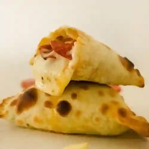 Empanada Argentina de Pepperoni