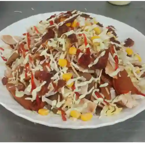 Salchipapas con Todo