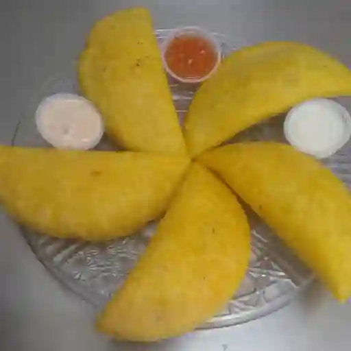 Combo Kukuruz Empanadas