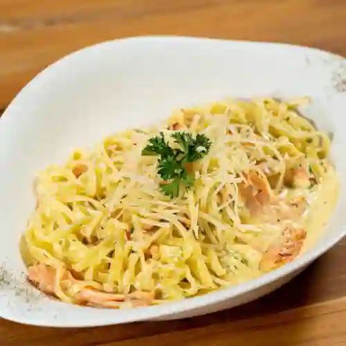 Pasta Carbonara Salmone