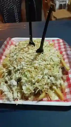 Salchipapa dúo tocineta