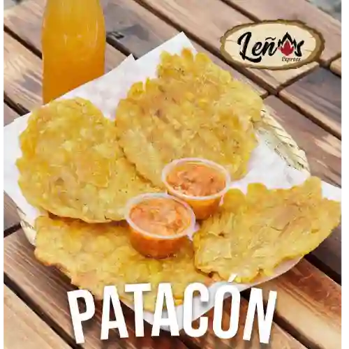 Patacones con Hogao