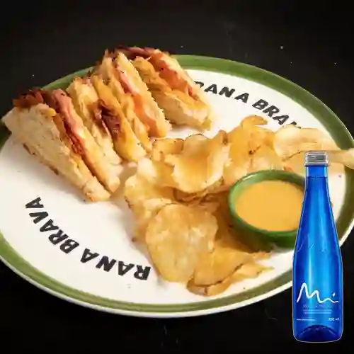 Combo Sub de Carnes + Agua Sin Gas Manantial 500 ml