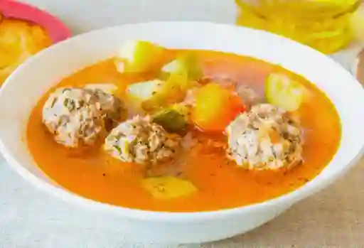 Albóndiga con Caldo