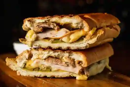 Sándwich Cubano de Pollo