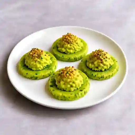 Patacón con Hogao y Guacamole