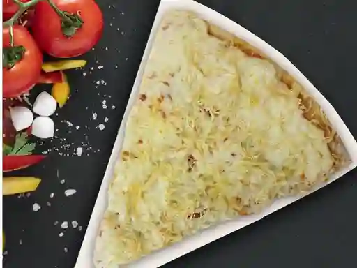 Pizza Grande Jamón, Queso y Pollo.