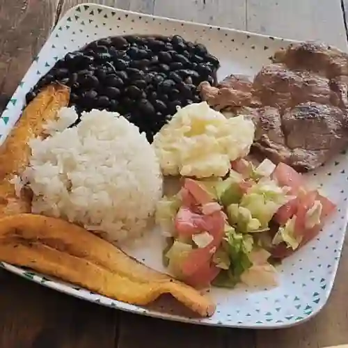 Almuerzo con Lomo