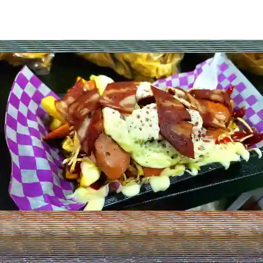 Salchipapas especial
