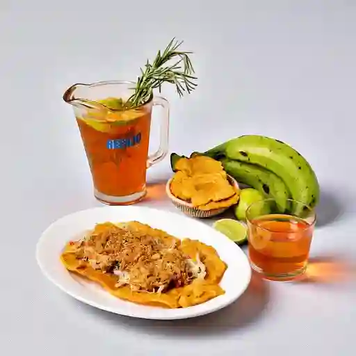 Patacón con Pollo + Bebida