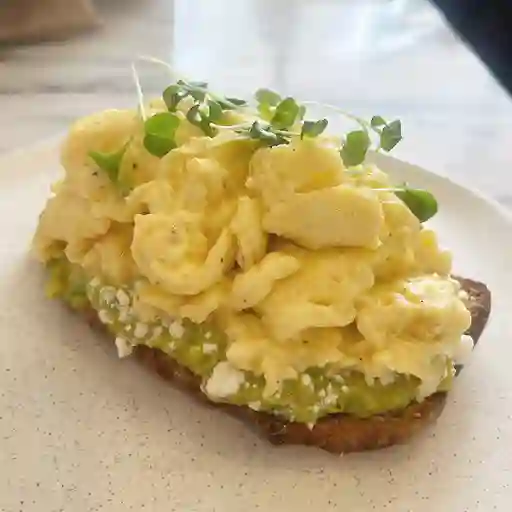 Tostada de aguacate y huevo