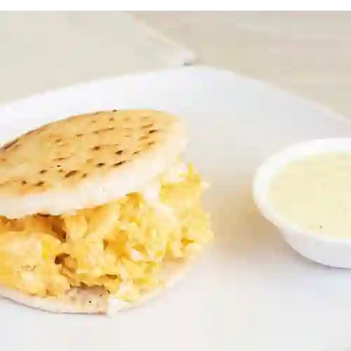 Arepa Rellena con Huevos Al Gusto