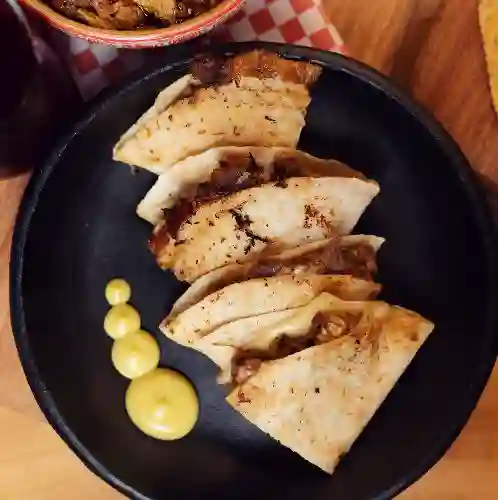 Quesadillas de Birria