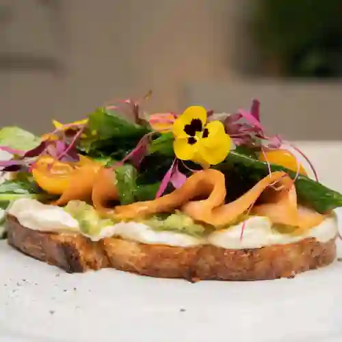 Tostadas de Salmon