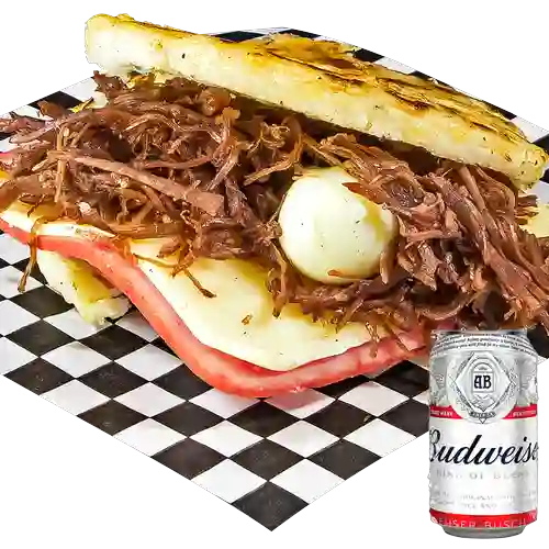 Combo Arepa Clasica con Carne + Budweiser 269ml