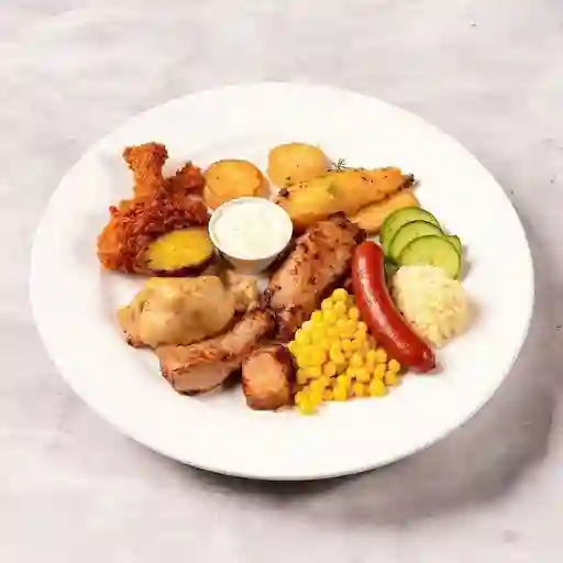 Pollo, Pernil De Cerdo, Chicharrón, Plátano Maduro, Costilla Ahumada, Chorizo De Ternera, Maicitos