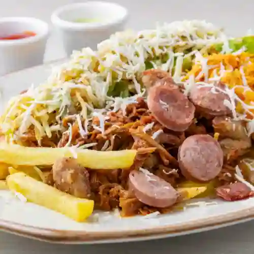 Salchipapa Criolla Especial para Dos